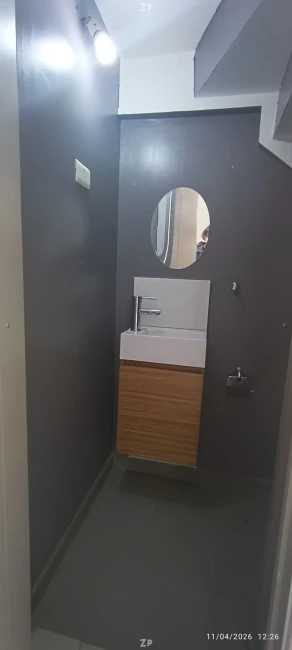 Se vende casa solida, dos pisos, pareada a un costado, gran patio trasero, Buin