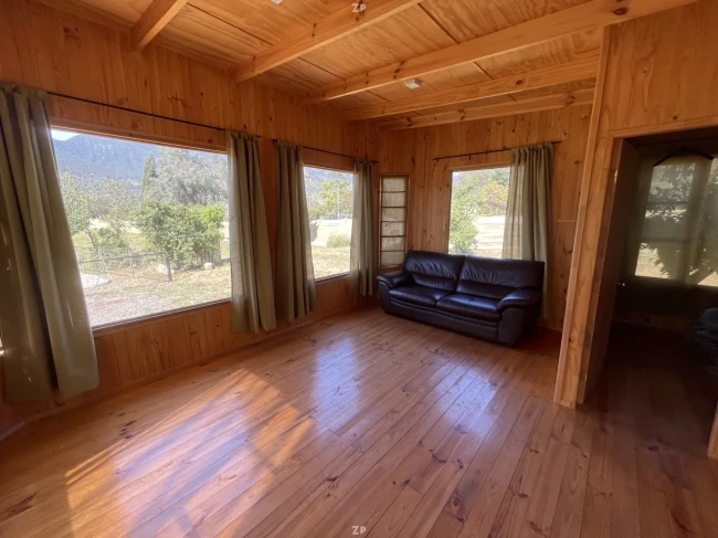Cabaña en arriendo anual en Olmué | 50 m², jardín de 3.000 m² y piscina privada