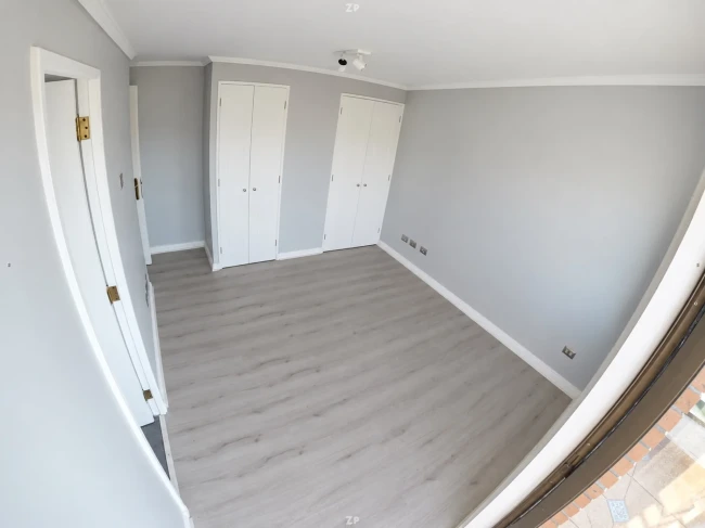 Arriendo espectacular departamento en El Golf / Plaza Perú – Las Condes | 32 UF