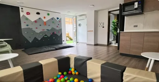 ARRIENDO NUEVO Y BELLO DEPTO ÑUÑOA 1 DORMITORIO, AMPLIA TERRAZA, PISCINA