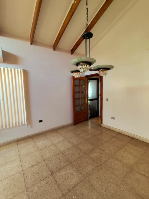Vende espectacular parcela con casa de 400 m2 en Talca
