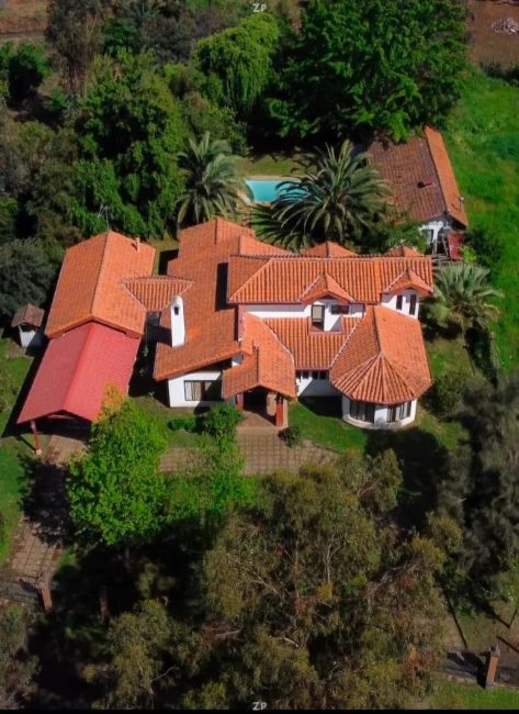 Vende espectacular parcela con casa de 400 m2 en Talca