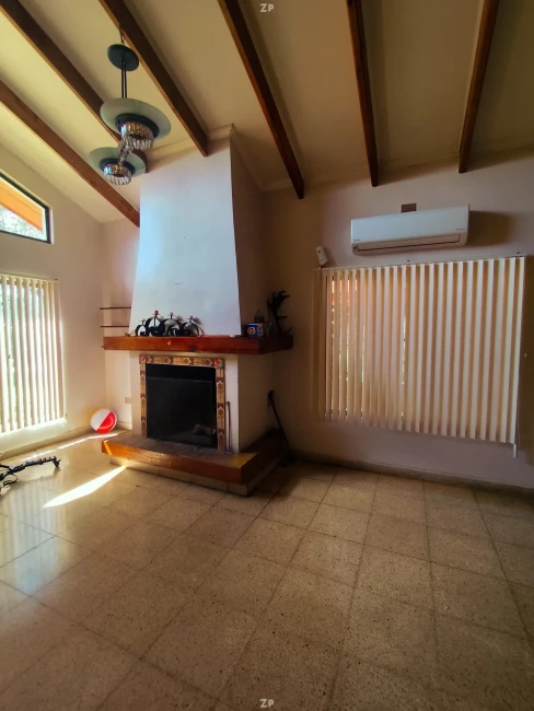 Vende espectacular parcela con casa de 400 m2 en Talca