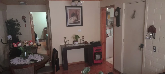 Se vende hermosa casa con una amplia cocina amoblada. 