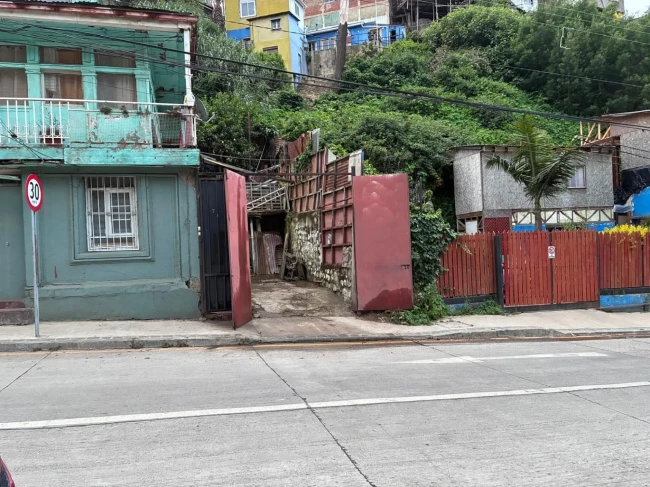 Venta propiedad con dos casas a pasos del centro de la ciudad 