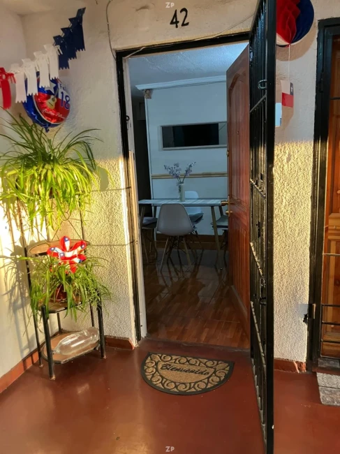 Vendo departamento 4° piso, 3 dormitorios, living/comedor, baño, cocina 64 m2