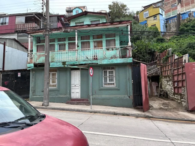 Venta propiedad con dos casas a pasos del centro de la ciudad 