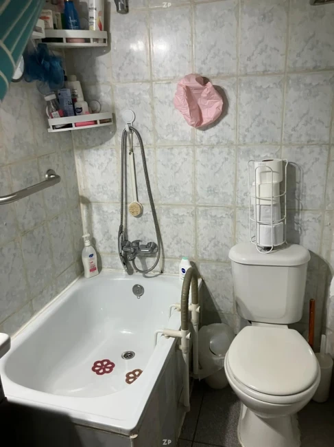 Vendo departamento 4° piso, 3 dormitorios, living/comedor, baño, cocina 64 m2