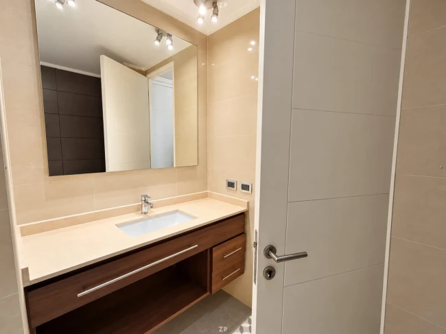 ARRIENDO LAS CONDES | 117 M² · 3D + SERVICIO · 2 ESTACIONAMIENTOS + BODEGA